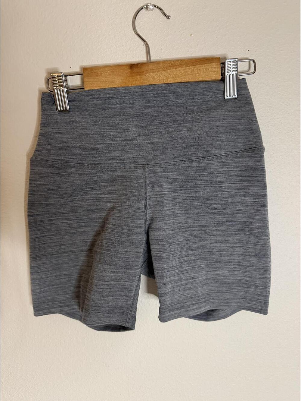 Nike One Dri-FIT Heather Gray Biker Shorts Size Small